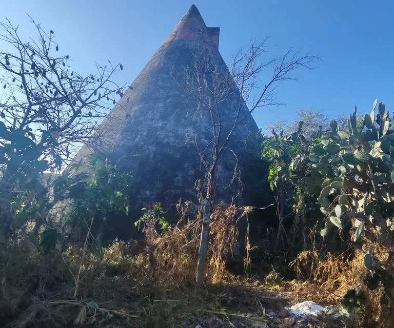 Los silos conicos: memorias del campo